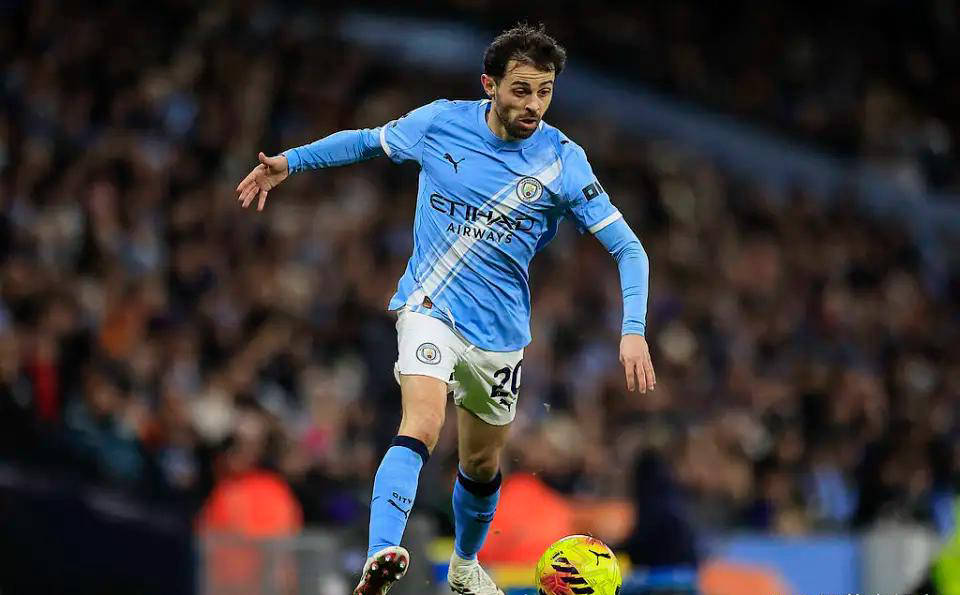 免签诱惑！尤文力邀曼城中场核心，最终去向取决于球员本人